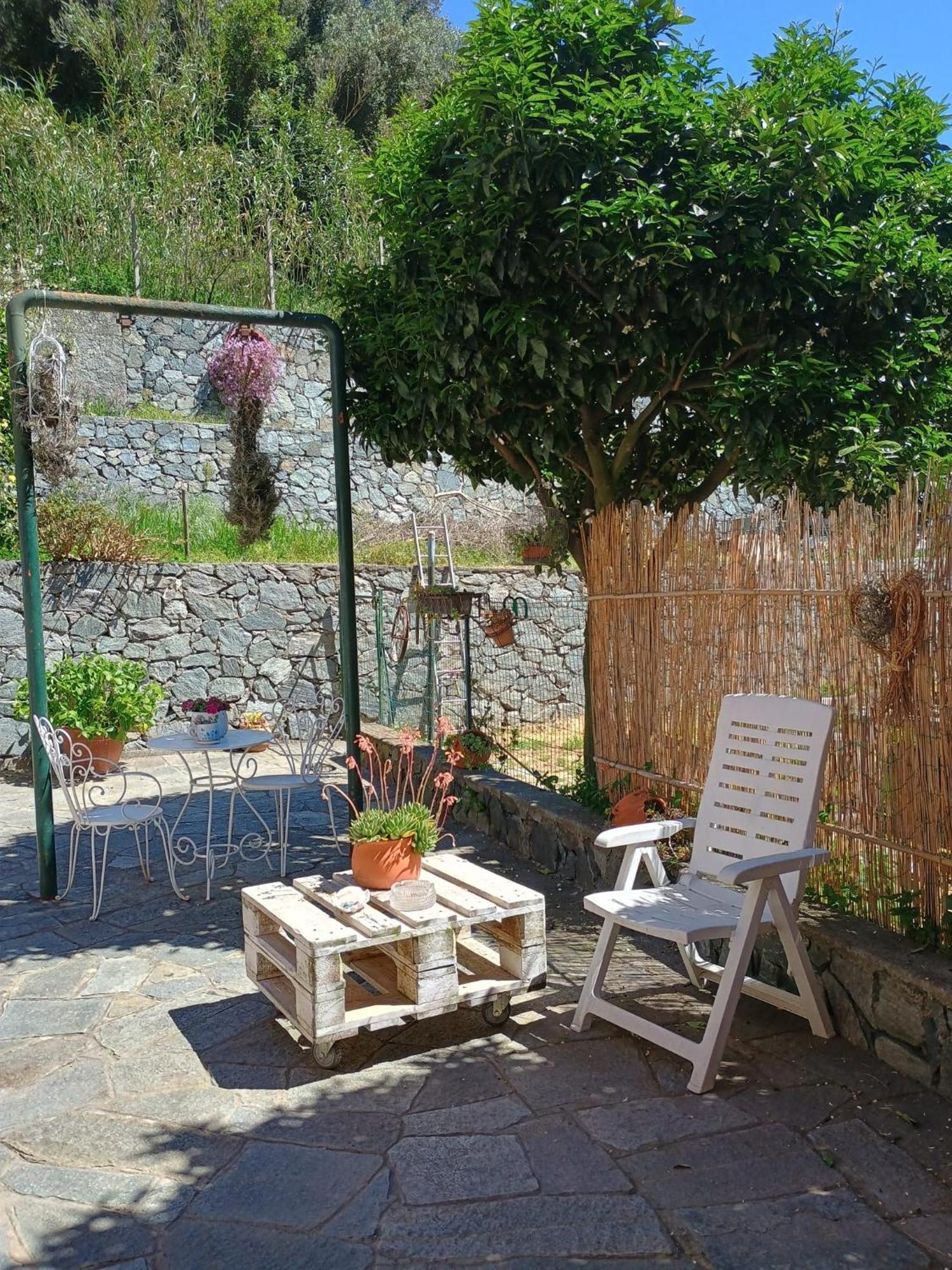 La Casa Dei Due Aranci Villa Albisola Superiore Buitenkant foto